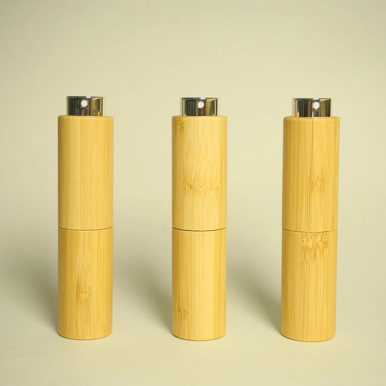 Butelka z rozpylaczem bambusowa 10ml, srebrny pojemnik, butelka do wielokrotnego napełniania, atomizer do wody do makijażu, pusty pojemnik, podróżna butelka do makijażu.