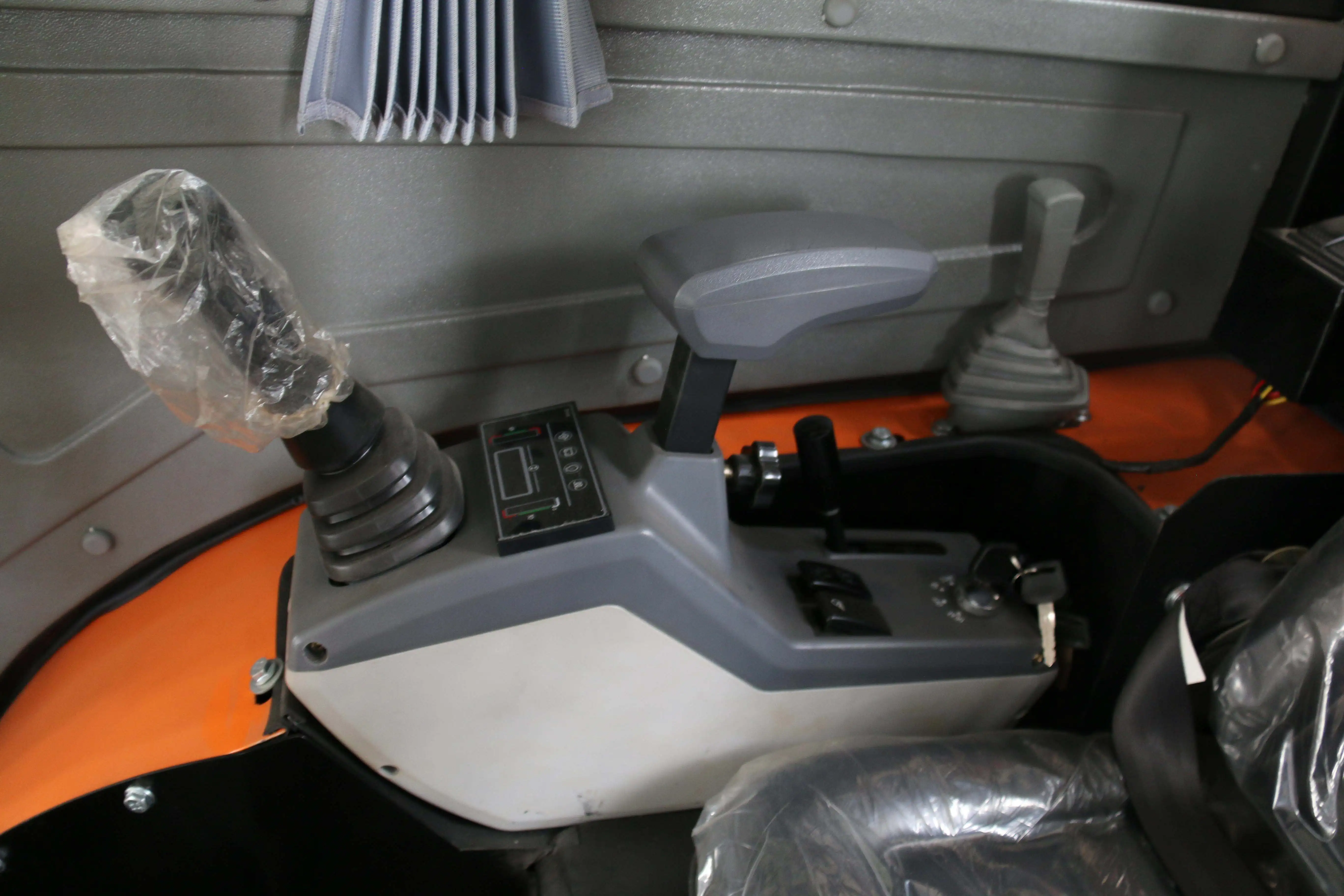 고효율, 저에너지 소비 및 저연료 소비를 갖춘 신형 크롤러 굴삭기