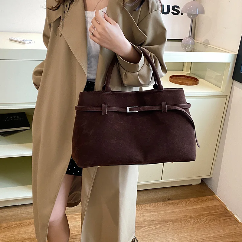 Casual Vintage Satin-Finish Leather Tote Bag Stylish Buckle Fastening Large Capacity Commuter Shoulder Bag Underarm Bag
