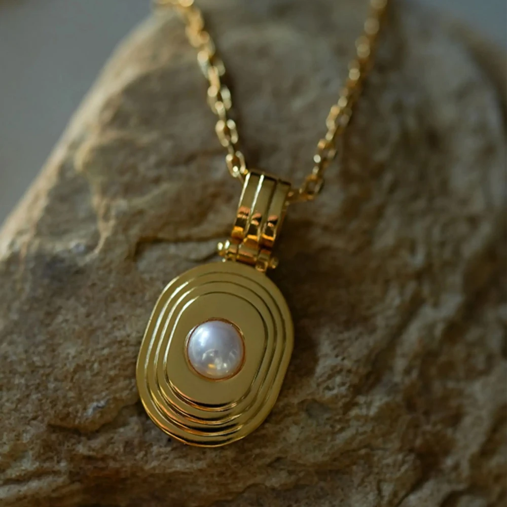 

Women Vintage Pearl Pendant Exaggerated Trendy Light Luxury Style Pearl Delicate Tassels Collarbone Necklace Jewelry Gifts