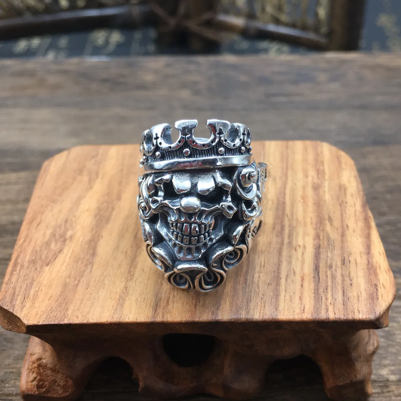 

s925 sterling silver creative poker clown ring Thai silver men's domineering personalized skull open ring