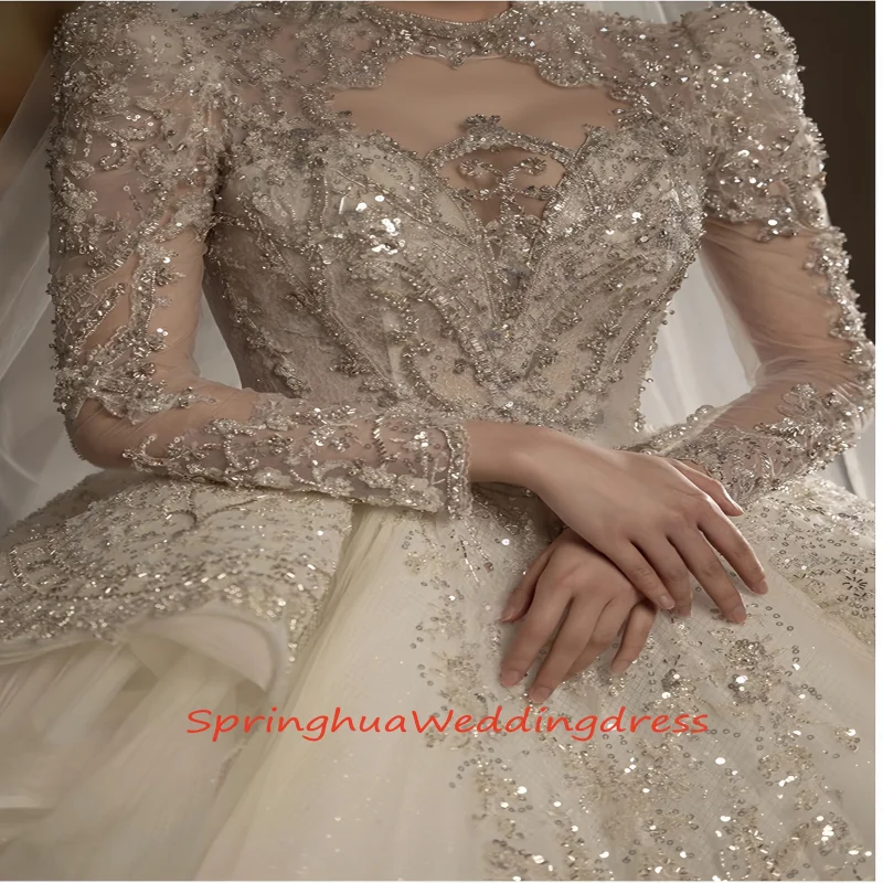 맞춤 제작 고급 웨딩드레스, 신부를 위한 새로운 스타일, 중공업, 고급스러운, 긴 꼬리, 고급스러운 질감, 긴팔