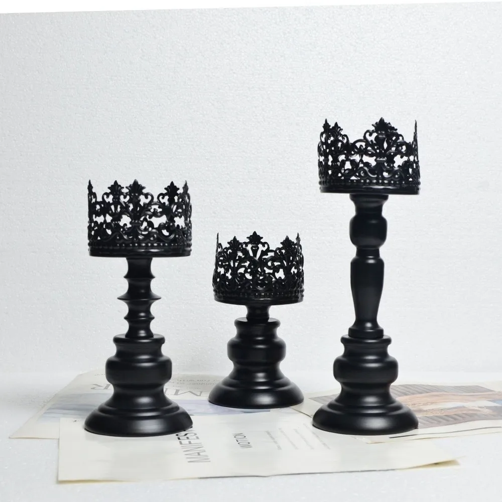 1PCS Retro Tabletop Candle Holders Metal and Iron with Openwork Pattern Home Restaurants Decoration Candlestick Holder