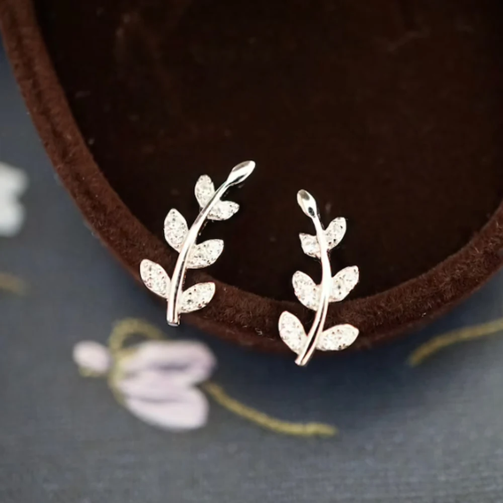 Huitan Dainty Leaf Olive Shaped Silver Color Stud Earrings for Women Shiny CZ Daily Wear Fancy Girl Ear Earrings Fashion Jewelry