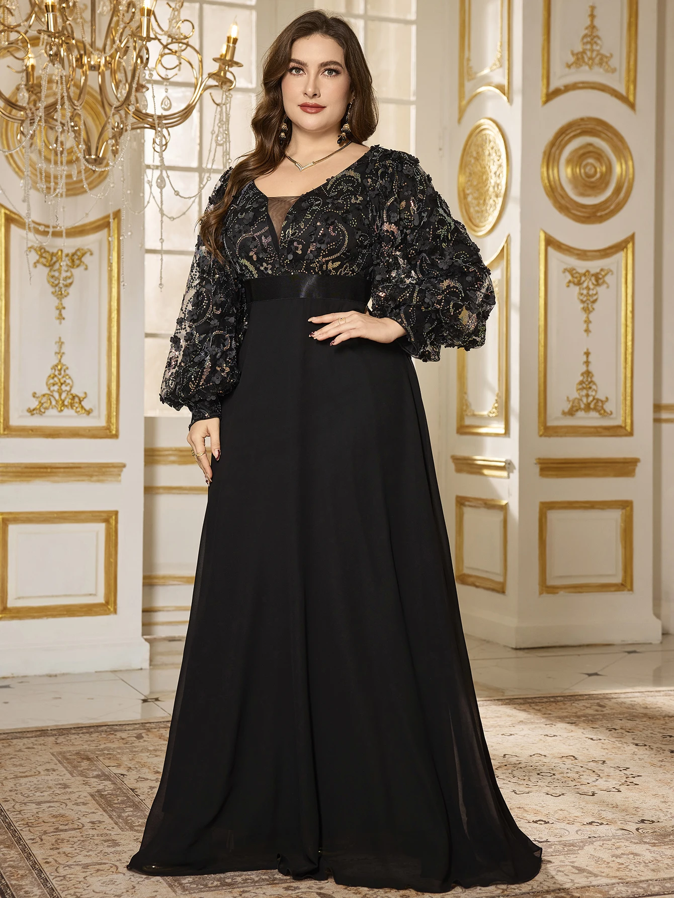 

UNITHORSE Шифоновое платье трапециевидной формы с v-образным вырезом и рукавами-фонариками с вышивкой и пайетками на талии