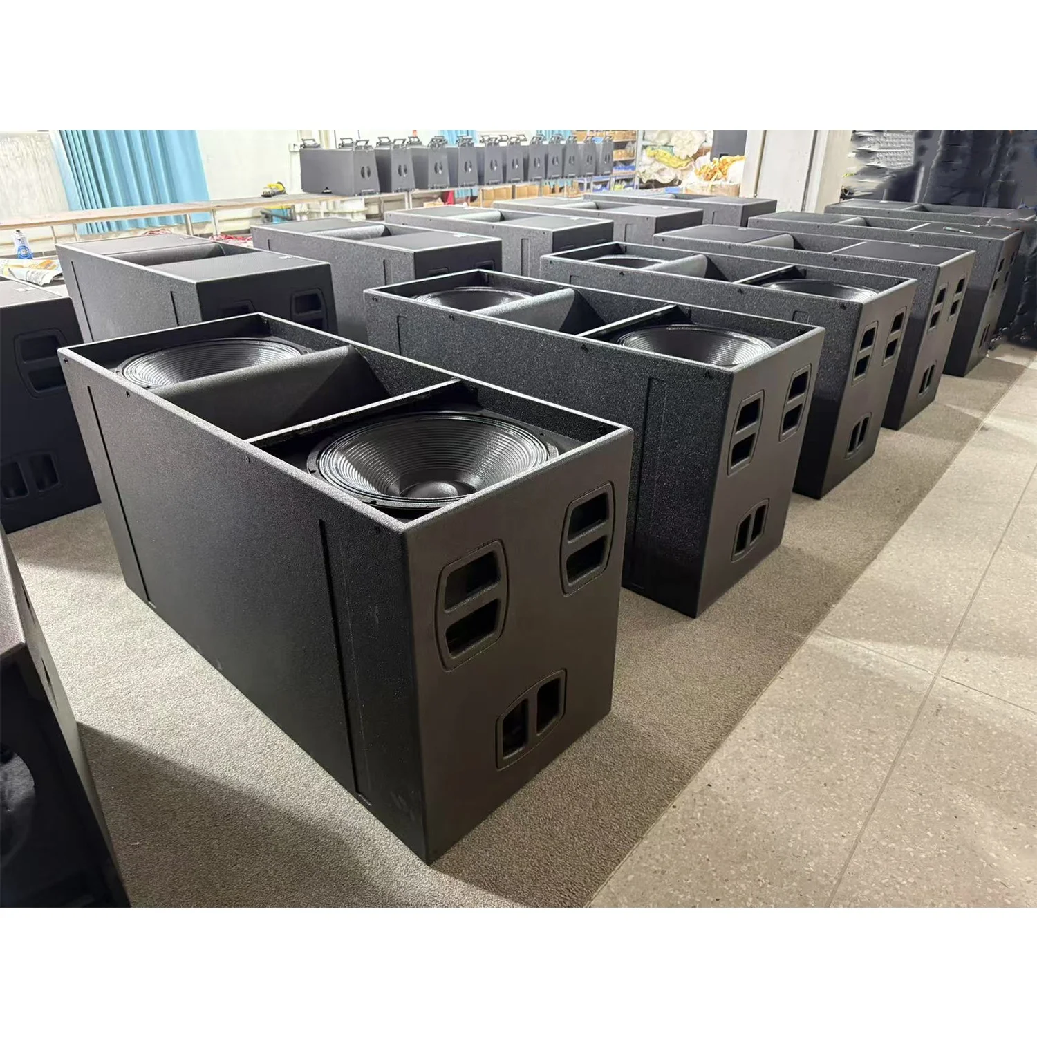 منتجات جديدة A28 عالية الطاقة 1600 واط خط صفيف مزدوج 18 بوصة مضخم صوت البتولا الخشب الرقائقي لأداء الحفل في الهواء الطلق الحدث 2 قطعة