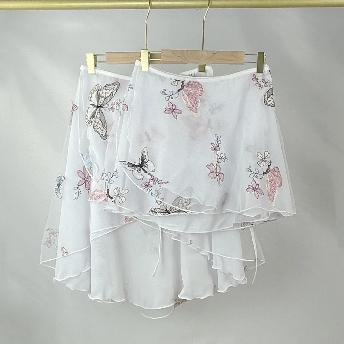 Costume de danse de ballet personnalisé pour femmes adultes, motif brodé, jupe de performance d'entraînement de base, jupe courte une pièce à lacets