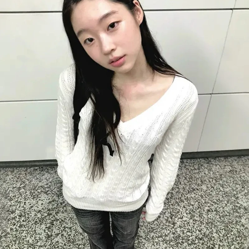 

Deeptown Japanese V-neck White Sweaters Vintage Harajuku Y2k Knitted Pullover Korean Style 2000s Solid Casual Jumpers Aesthetics