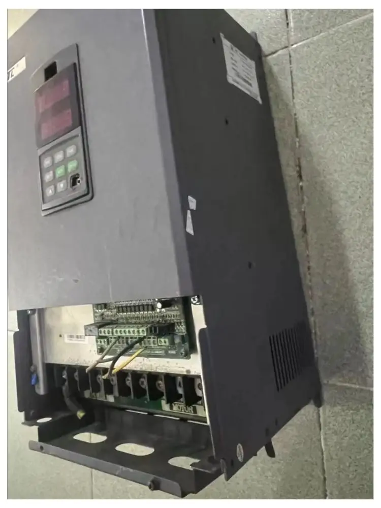 second-hand     inverter     AE2-4T0220G/0300P    Test passed     Fast Shipping