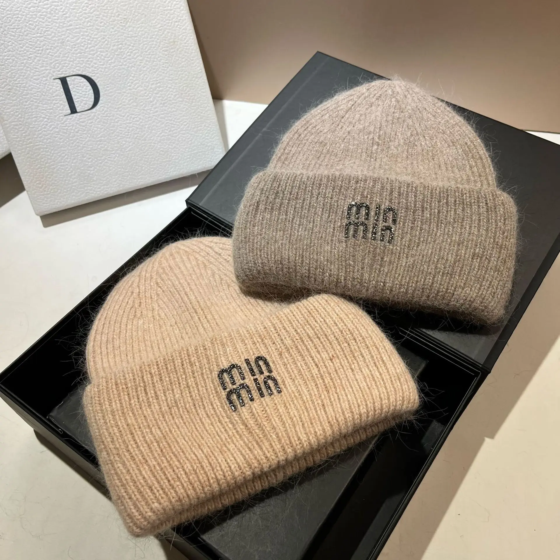 Luxury Rhinestone Letter Knitted Hat Women Real Rabbit Fur Wool Skullies Cap Men Fashion Brand Winter Warm Bonnet Beaanies