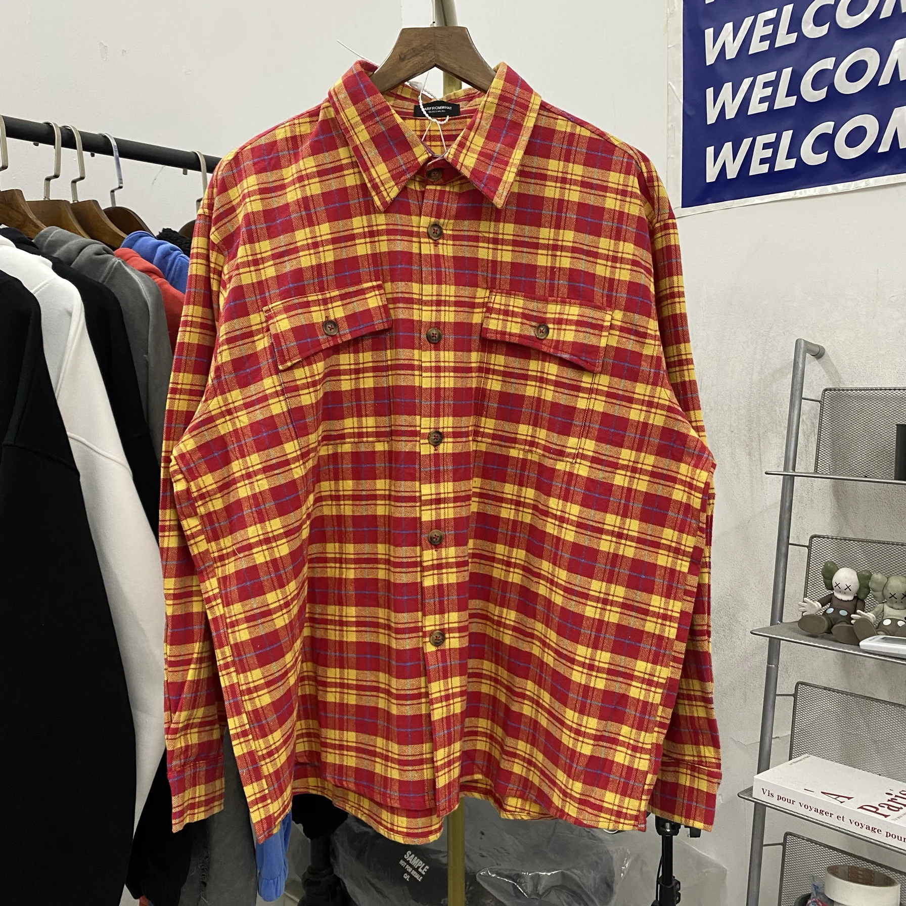 

Свободная рубашка-куртка в американском стиле в клетку с воротником для мужчин и женщин, дышащая, с длинными рукавами, круглым вырезом, для ношения в любое время года.