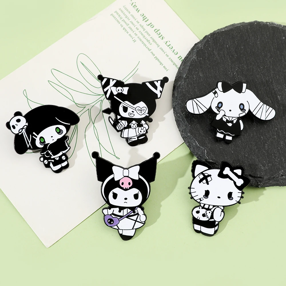 دبابيس طية صدر السترة كاواي الكرتونية ، دبابيس طية صدر السترة المينا للهالوين ، النمط القوطي ، بروش كورومي ، ميلودي ، سينامورول ، شارة معدنية