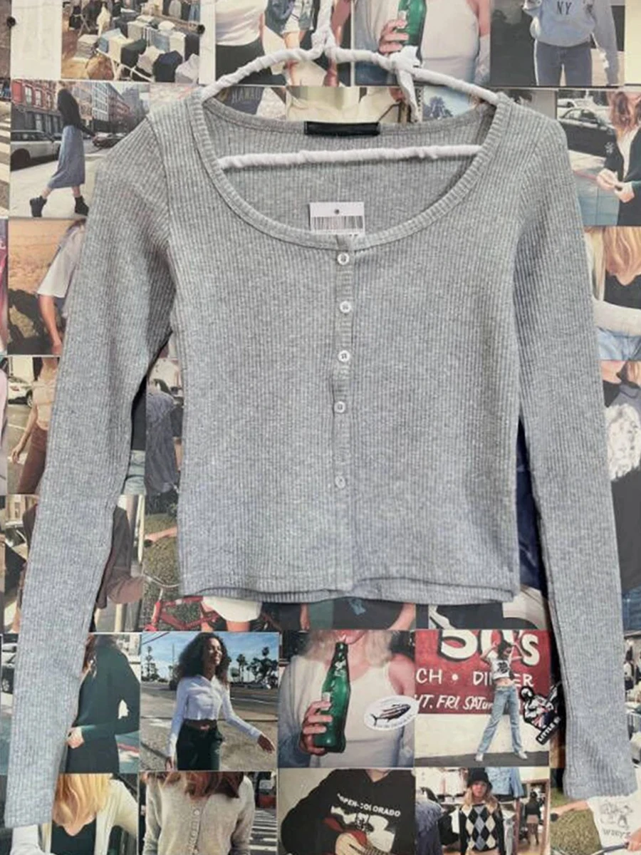 

Simple Basic Cotton Ribbed Gray Crop Tops Women New Buttons Casual O-neck Long Sleeve Tee Female Harajuku Slim Y2K Chic T-shirts