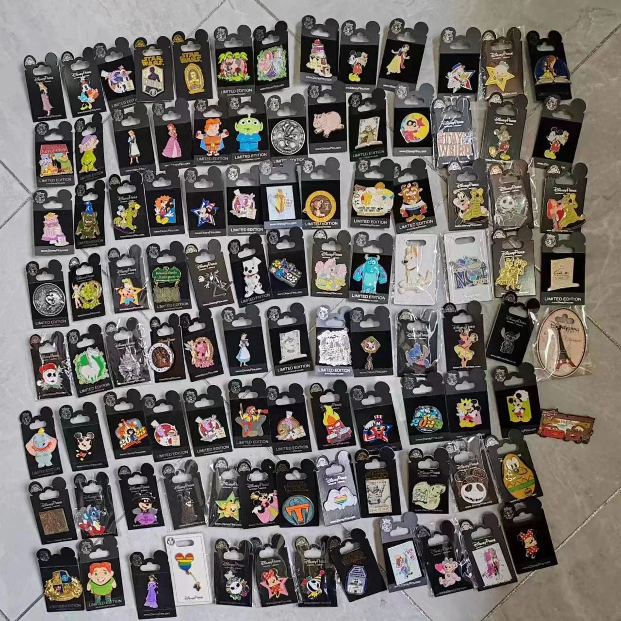 شارات ديزني تبادل الكرتون لطيف الهدايا الملابس الديكور حقيبة الديكور دبابيس الأدوات المنزلية الديكور سبيكة دبابيس أنيمي دبابيس #6
