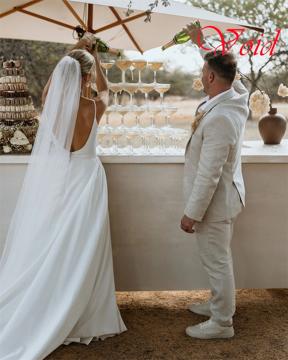 Vestidos de novia de Jersey blanco personalizados, vestido de novia elegante sin tirantes con tirantes finos, vestido de sirena con espalda abierta y cola capilla