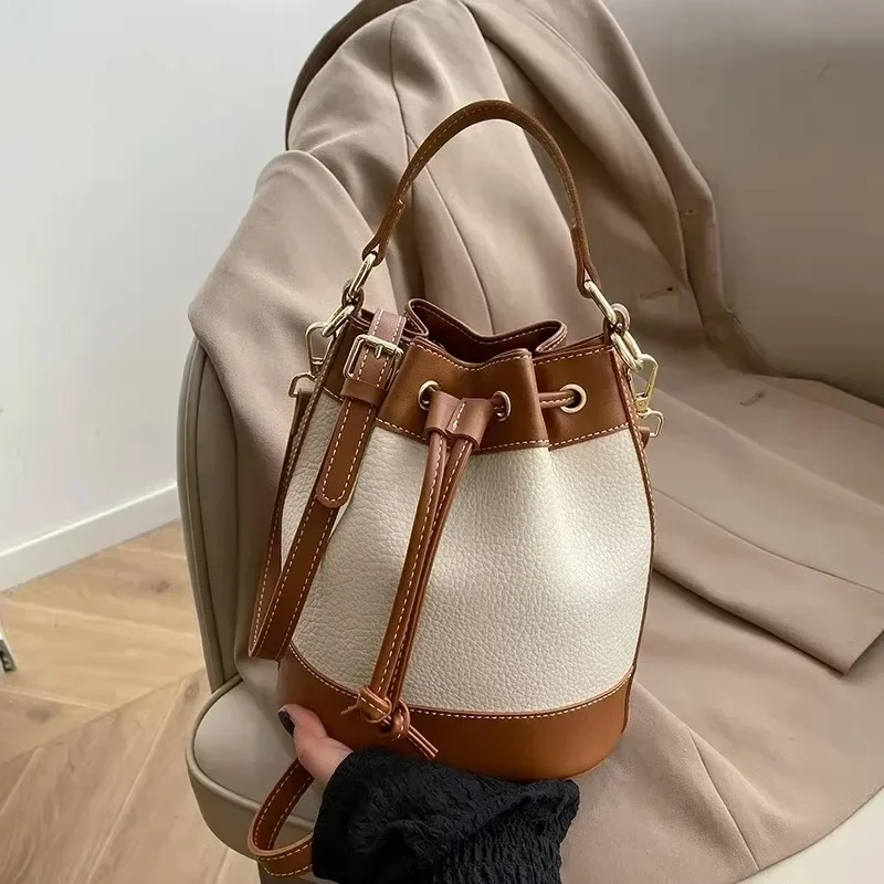 Fashionable Popular Elegant Niche Design Bags for Women 2026 Hot Sale Versatile Crossbody Bags Commuting Hand-held Bucket Bags - view 2