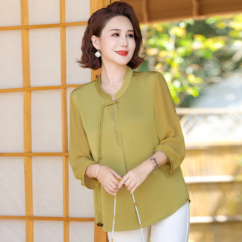 Summer Solid Color Shirt Plus Size Elegant Chinese Knot Round Neck T-shirt Middle-aged Women Summer Short Sleeved Shirt - view 3