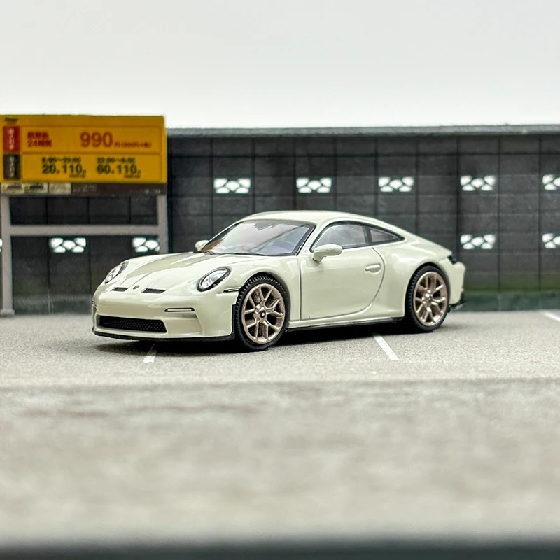 Diecast 1/64 Scale Porsche 911 GT3 Touring #675 Sports Car Model Alloy Porsche 911 GT3 Touring Car Model Collection Decor