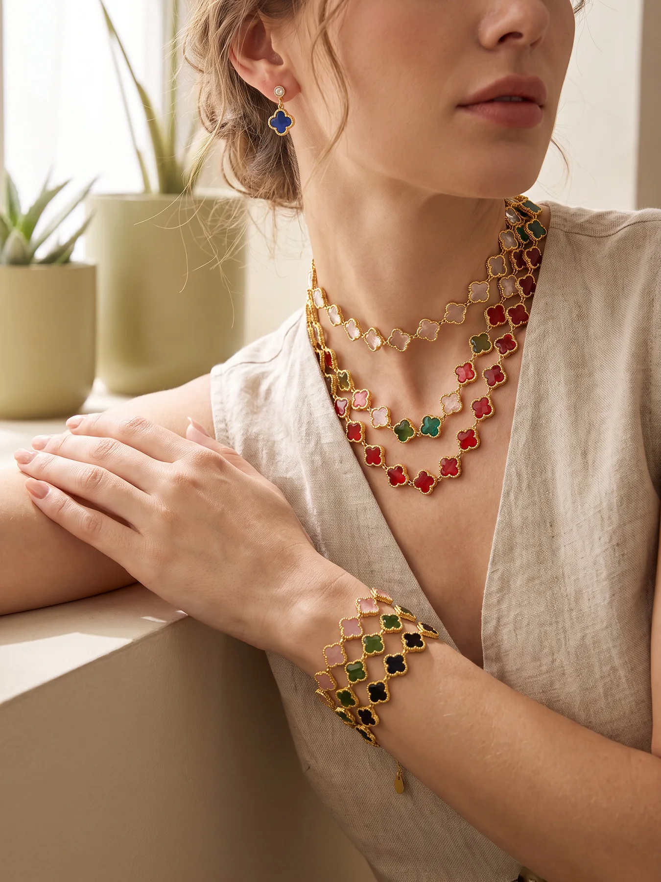 Facettierter Glasstein 4-Blatt-Blumen-Halskette Armband Ohrringe 18k Vergoldeter Edelstahl 3-teiliges Kleeblatt-Schmuckset für Damen – Detail 4