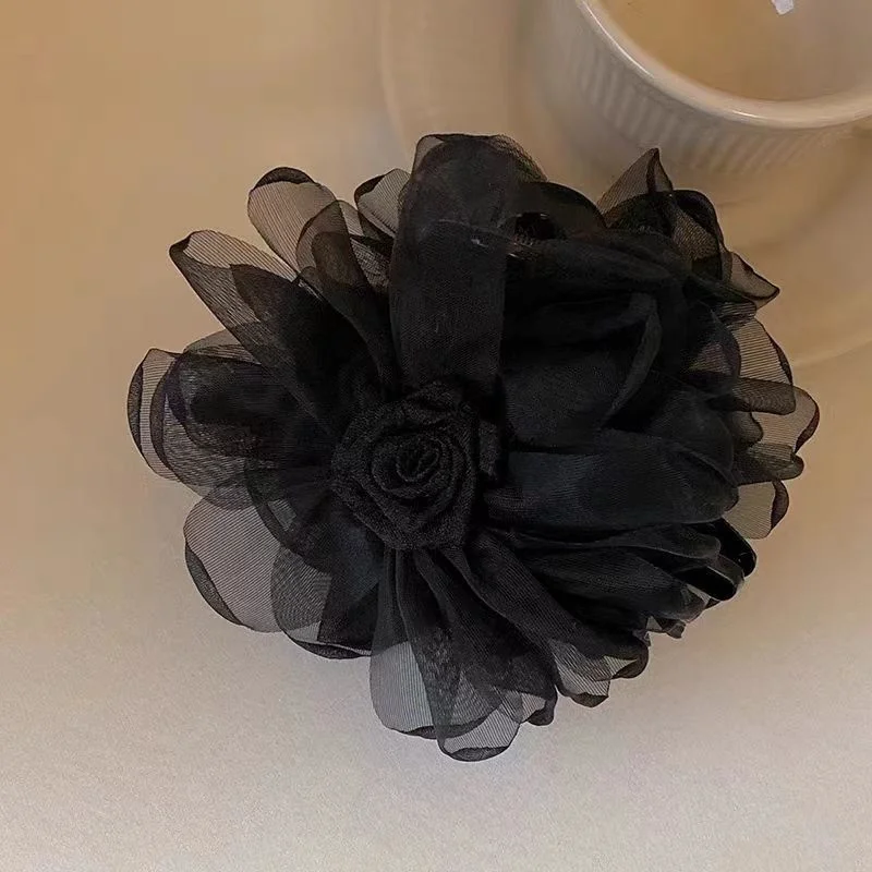 Feminine Haar klaue mit Rosen perfektes Accessoire große Haar klaue Blumen und Mesh Design elegante Hai Clip Rose Klaue Clip