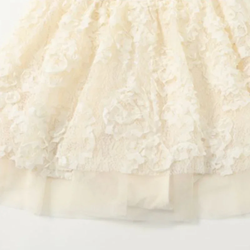 Super Fairy Temperament ชุดว่ายน้ําชิ้นเดียวสีทึบชุดยกทรงลูกไม้พร้อมสายรัดด้านหลังสัมผัสกลับชุดว่ายน้ําลําลองชายหาด