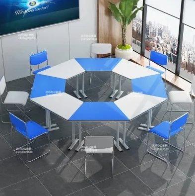 Estudantes do ensino fundamental e médio escada formação mesa combinação tutorial e cadeiras