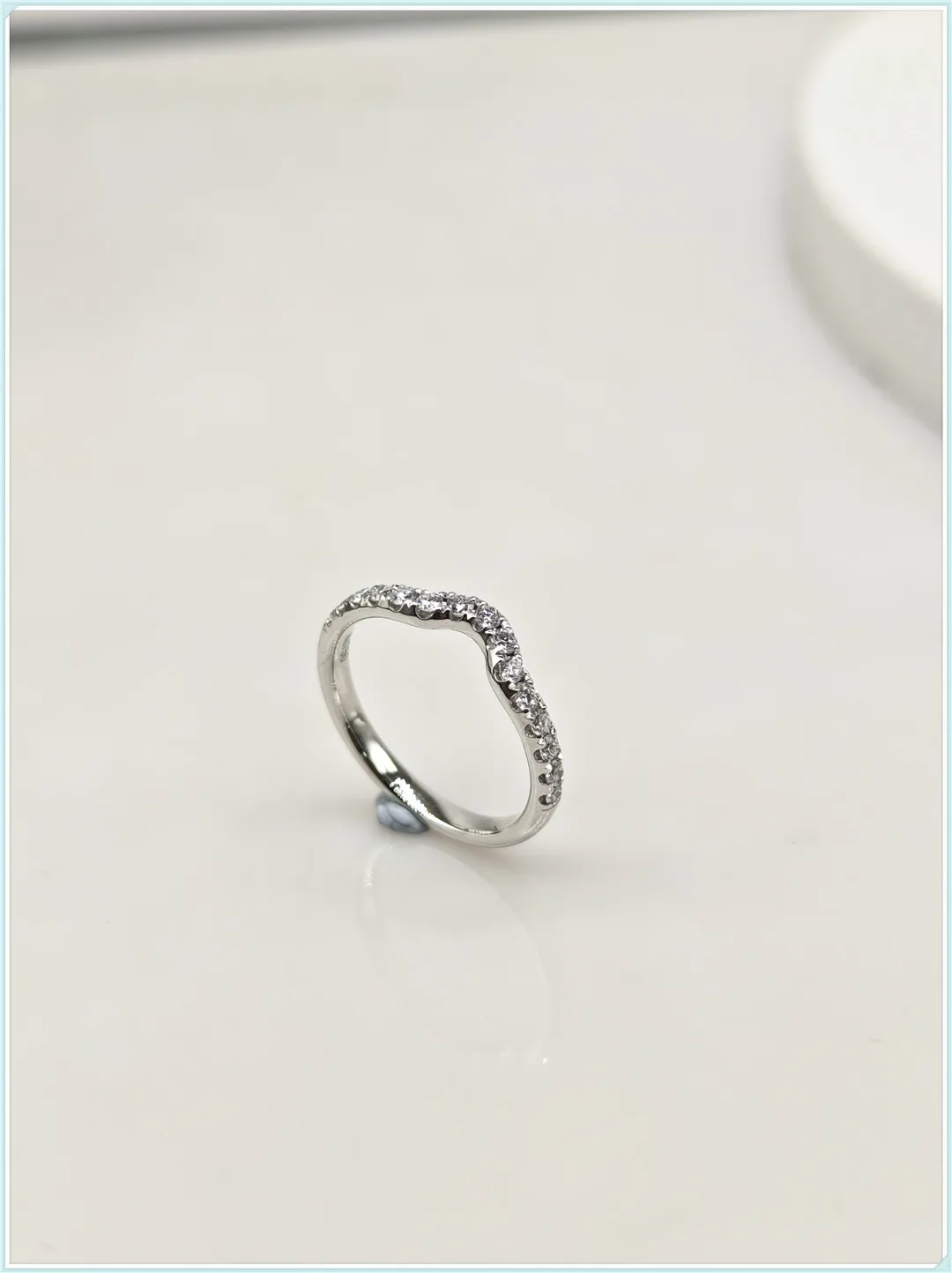 

18K gold bred diamond V-shaped row ring HPHT CVD artificial diamond wedding ring with ring customization wholesale Free Shipping