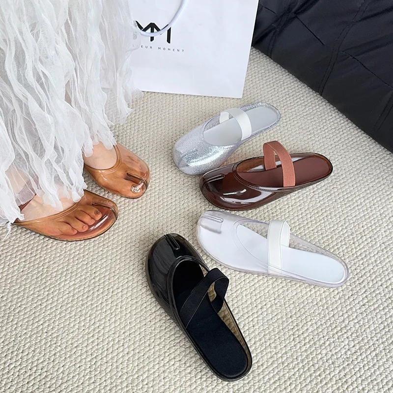 Koreanische Trendige Split-Toe Damen Jelly Sandalen Flache Slip-On Mules mit Einzelriemen Geschlossene Zehenpartie Kristall-Hoof-Schuhe für den Sommer – Detail 4