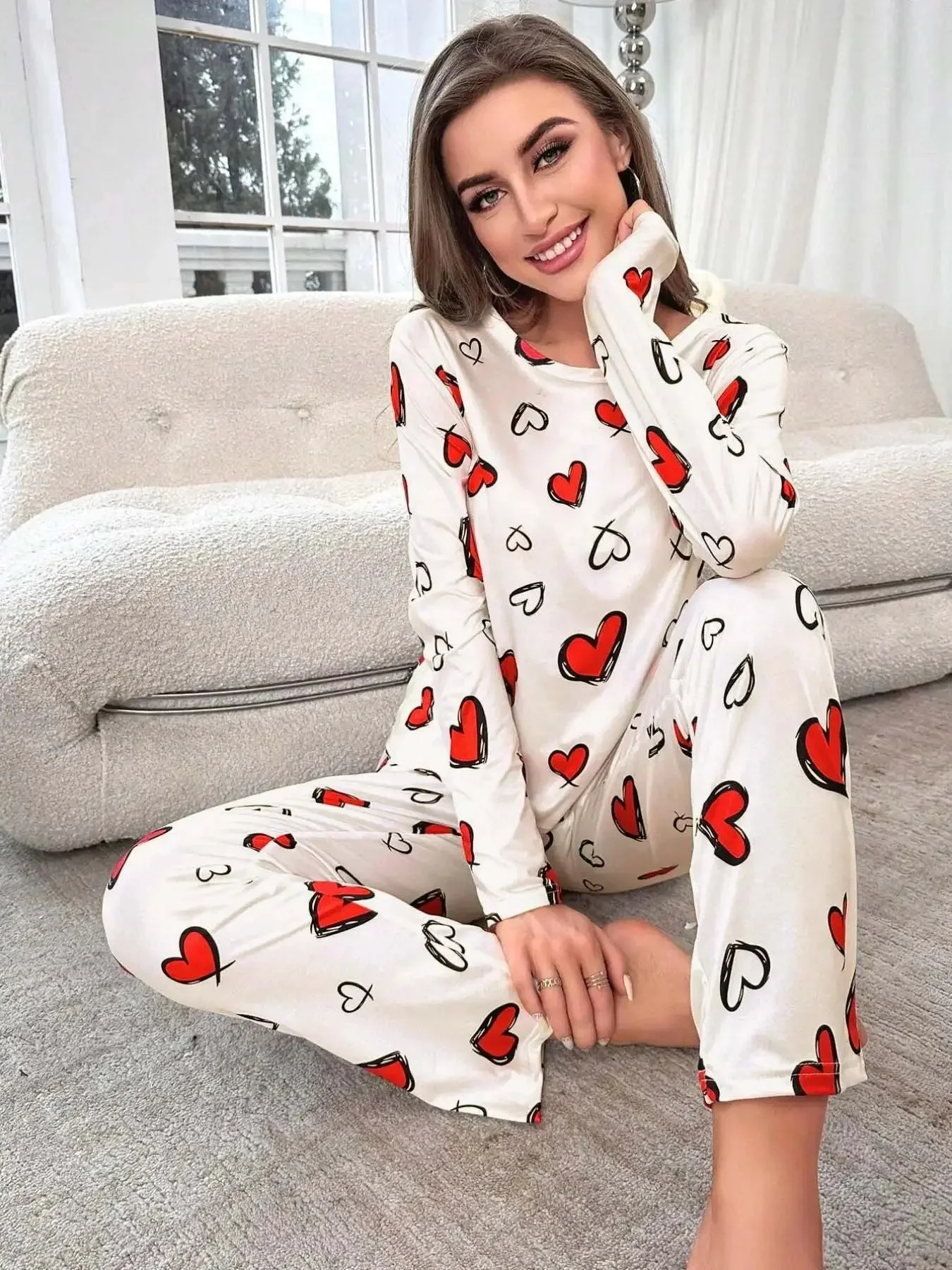 Heart Print Pajama Set Long Sleeve Crew Neck Top & Elastic Waistband Pants Women\'s Sleepwear & Loungewear