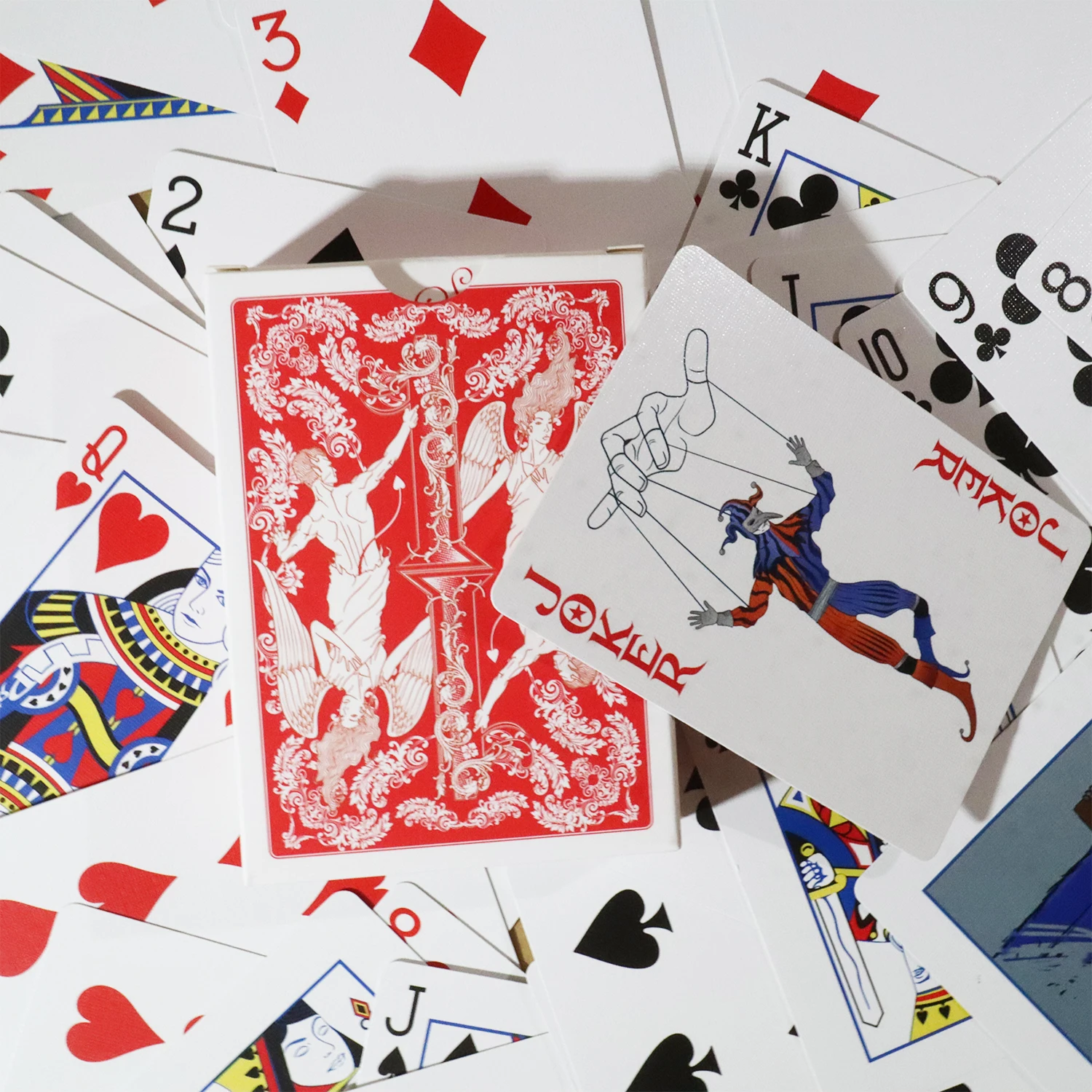 أوراق اللعب، مؤشر قياسي لحجم البوكر، أسطح البطاقات (أزرق أو أحمر)، لبلاك جاك، أوكري، لعبة بطاقات كاناستا، درجة الكازينو #5