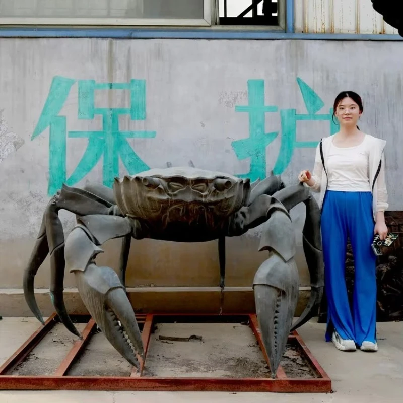 Cast bronze crab sculpture for large garden decoration