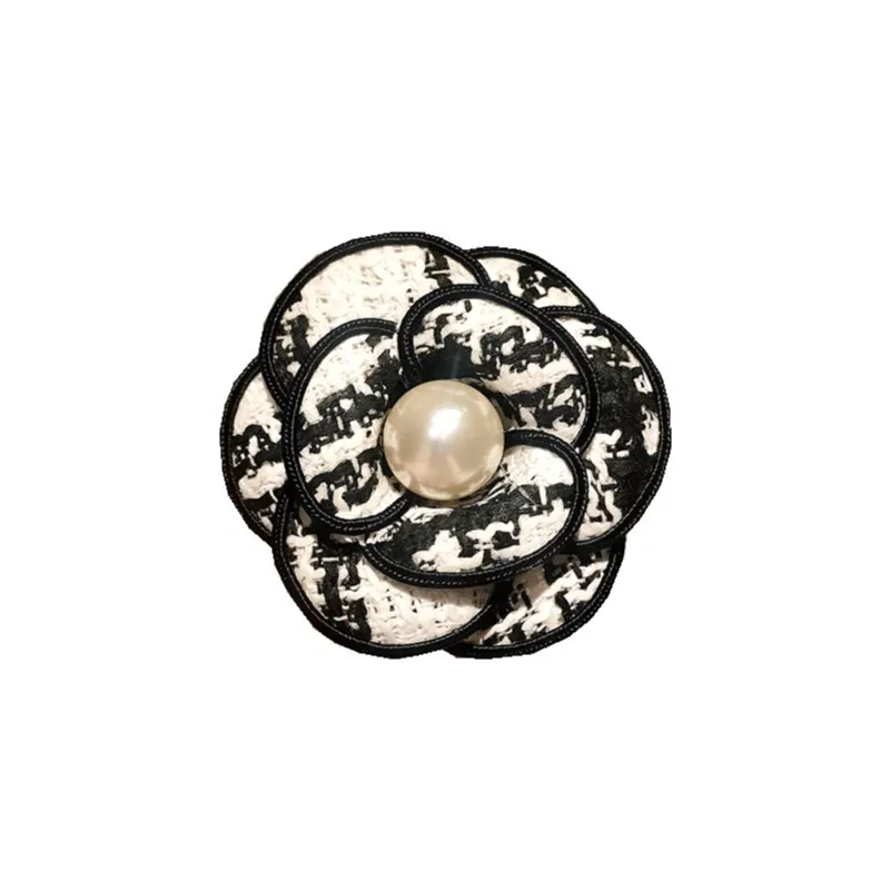 Exquisite Pearl Camellia Brooches Pins For Women Vintage Elegant Wedding Party Corsage Lady Clothing Coat Brooch Pin Badges