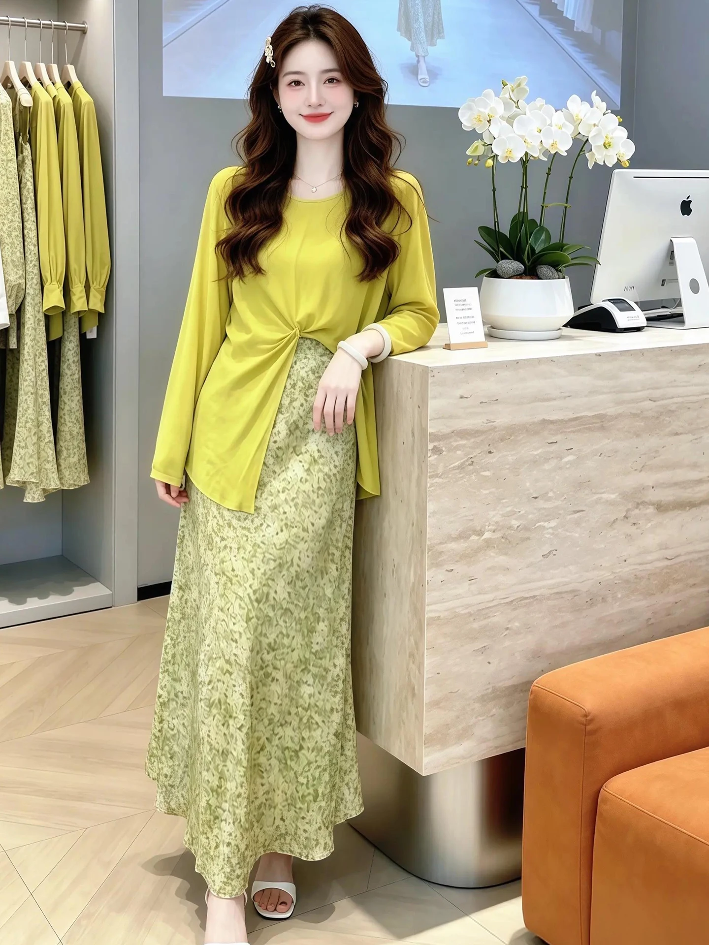 

Summer 2026 Women's Loose Feel Knot Long Sleeve T-Shirt Print Half Skirt Two Piece Set Fashionable Commute Style mid Waist
