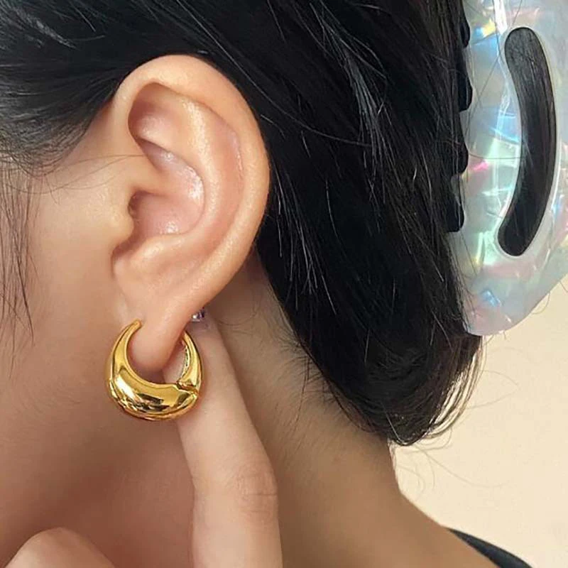 New Gold Color Round Chunky Clip on Earrings for Women Smooth Metal Thick Non Pierced Hoops Fashion Trendy Brincos Jewelry 2024