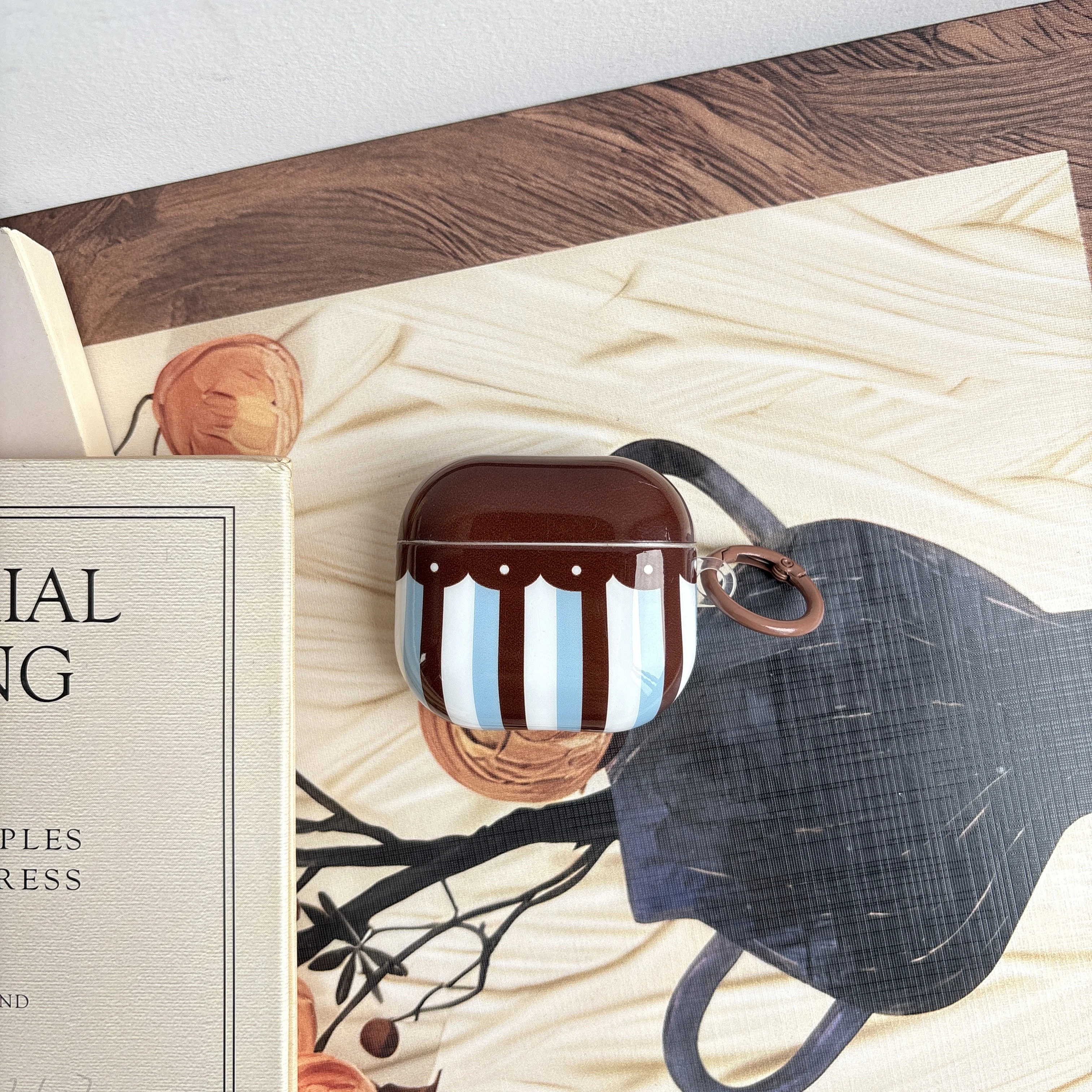 Étui AirPods Pro3 Pro2 1 2 3 4 Pro, motif de rideaux à pois rétro de couleur chocolat, étui de protection brillant pour écouteurs