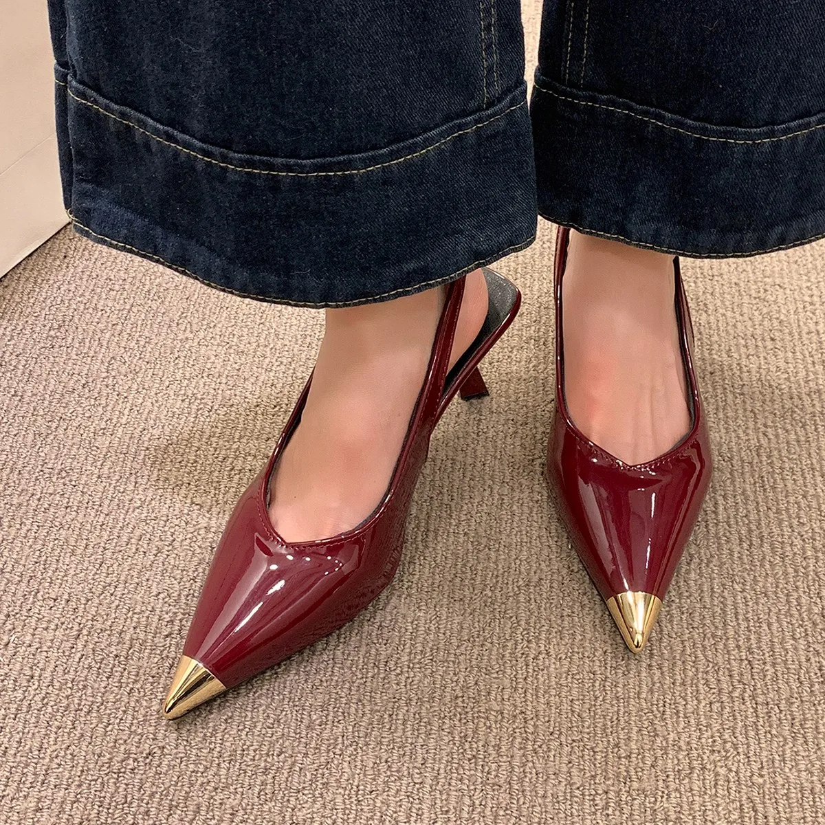 French-style high-heeled sandals with a single strap and peep-toe for women2026new summer metal pointed toe elegant single shoes