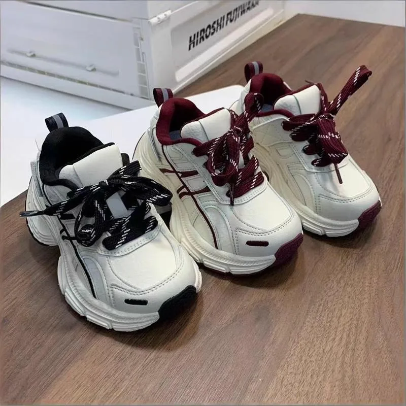 

Новые модные спортивные детские кроссовки 2026 года, сезонные, повседневные, модные, с эффектом поношенности, увеличивающие рост, универсальные, с полиуретановой стелькой, унисекс, с цветными блоками