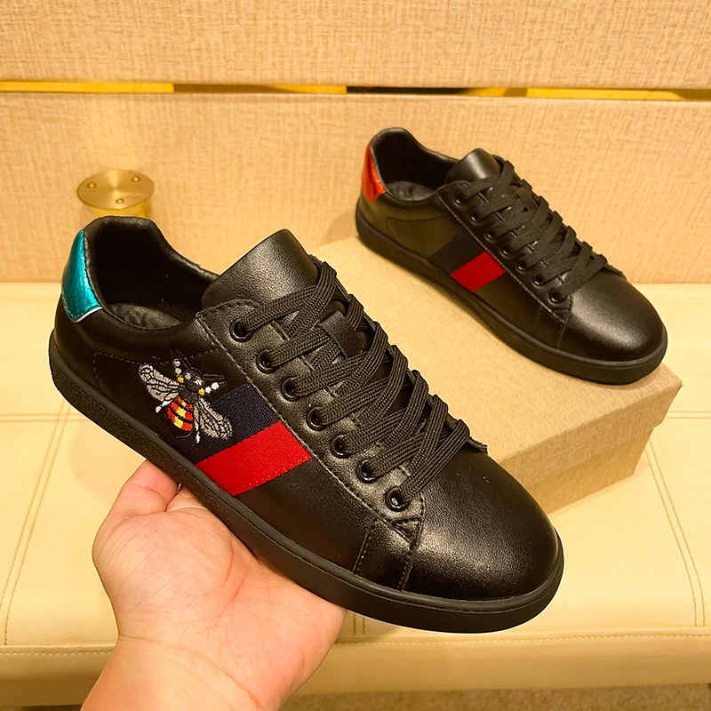 

Fashion Brand Men's Bee Shoes Comfortable Black Embroidery Shoes Men High Quality Leather Casual Shoes for Men Skateboard Shoes
