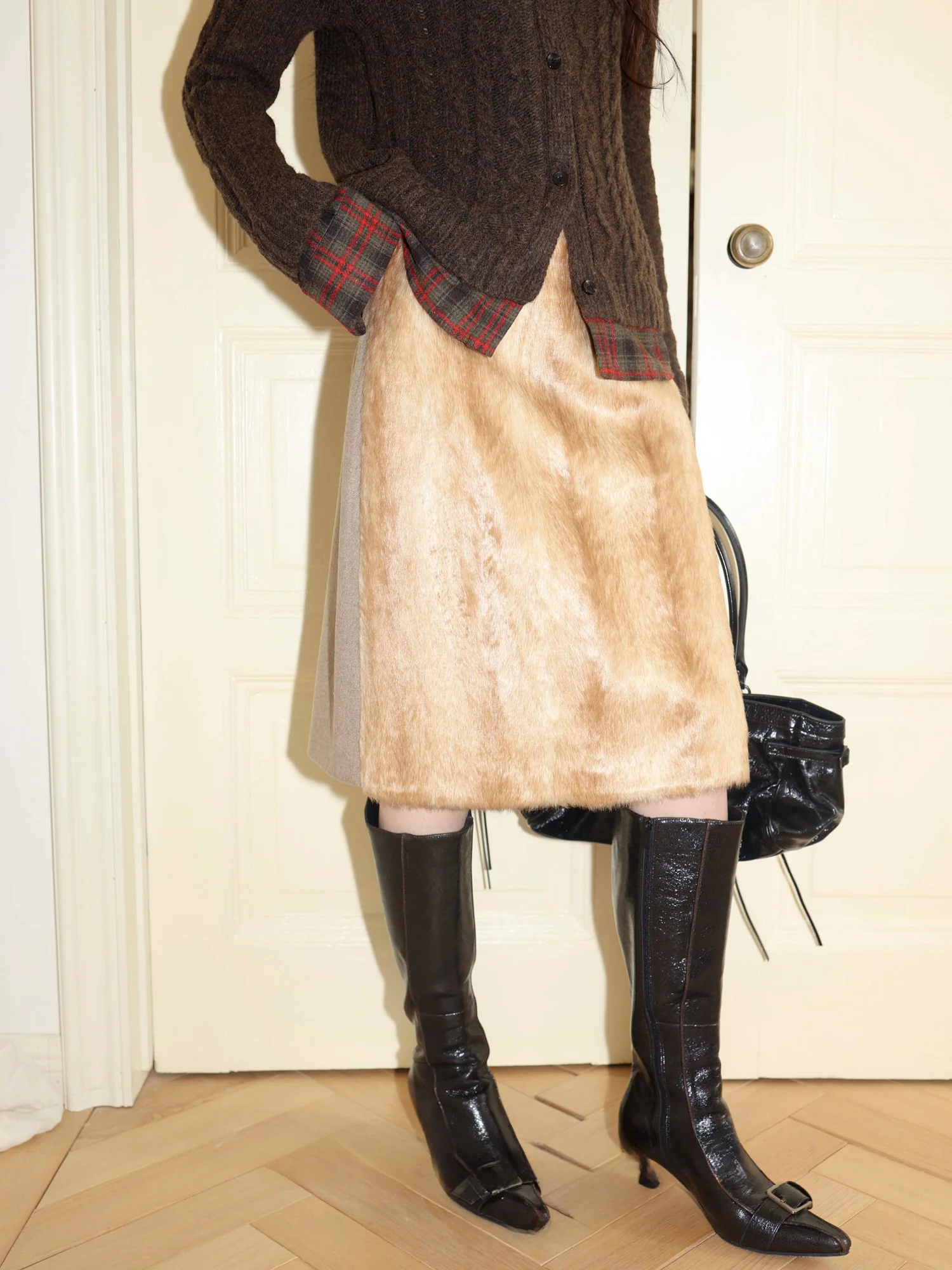 

Шерстяная юбка миди А-силуэта с меховыми вставками, повседневная, женская, с завышенной талией, из полиэстера, стройнящая фигуру