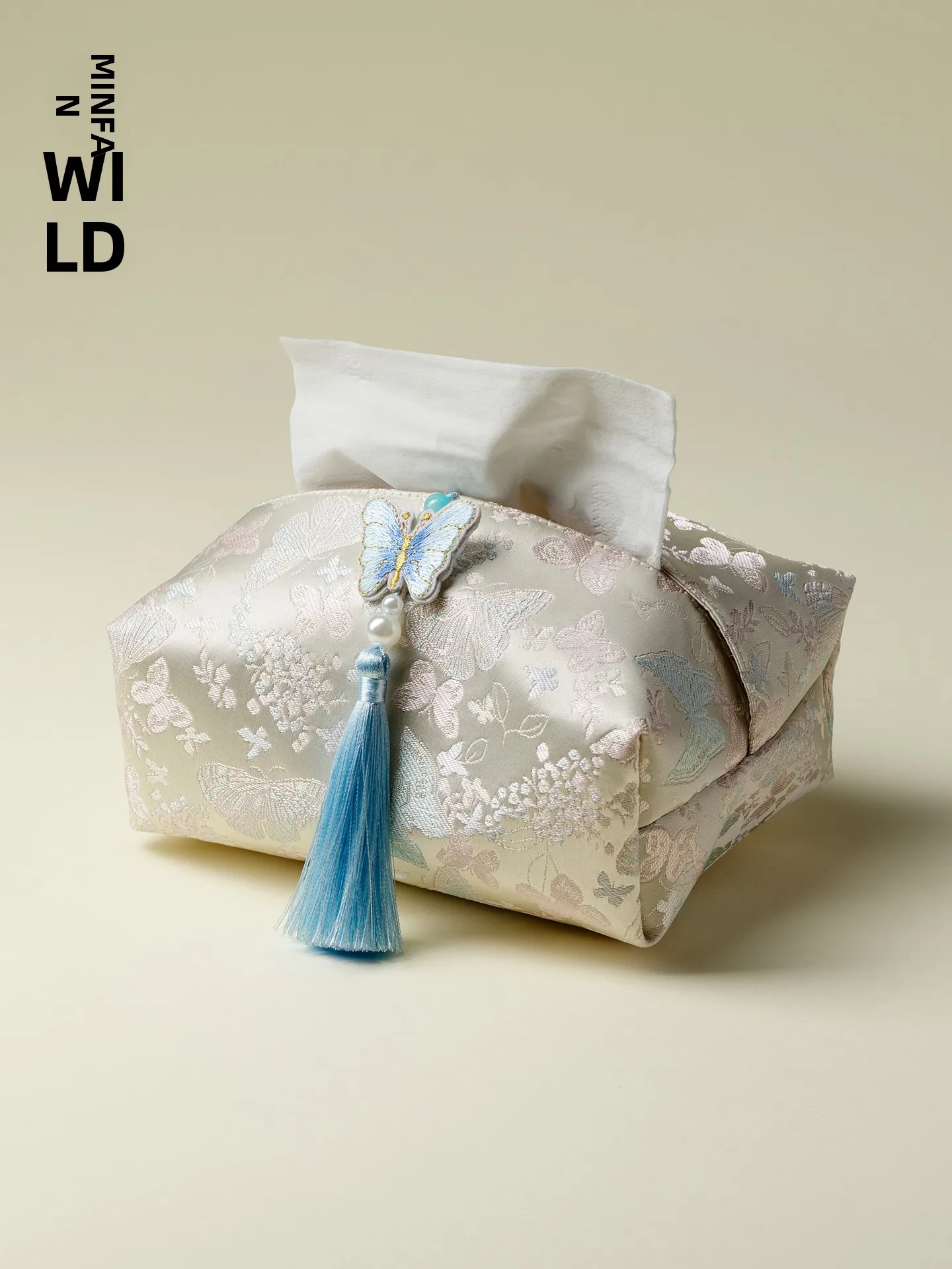 

Chinese Sle Tassel Love Flower Napkin Box Embroidered Silk Luxury Cloth Art Der Mounted Car Napkin Pouch