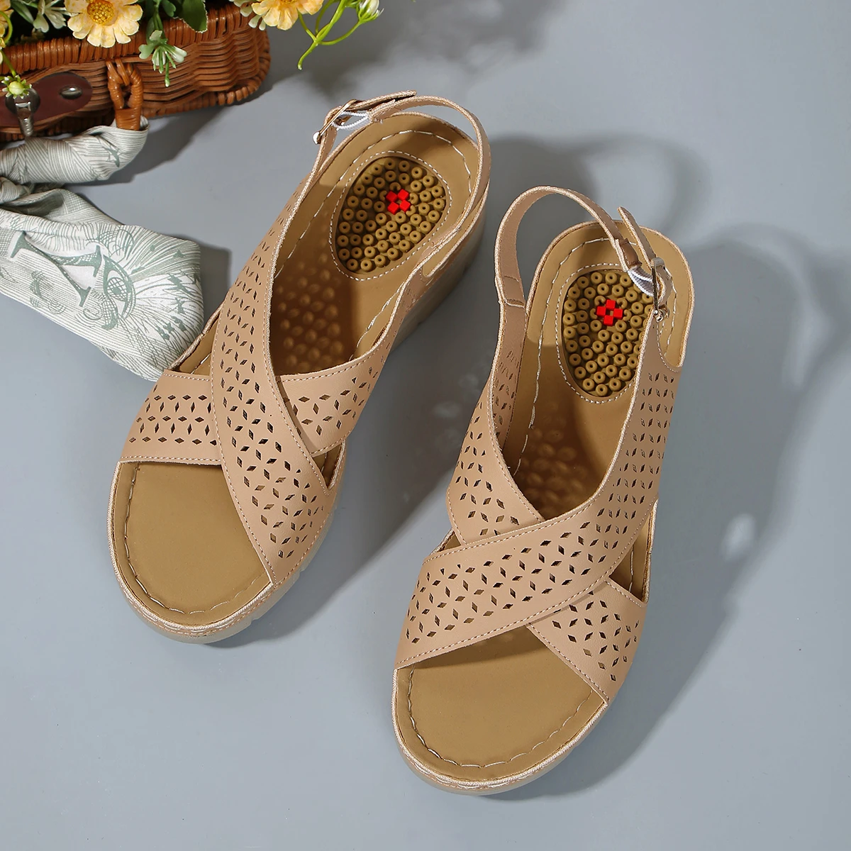 

2025 Women Shoes New Sandals Peep Toe Shoes Woman Retro Women Shoe Thick Bottom Sandals Platform Comfortable Large Size Shoes