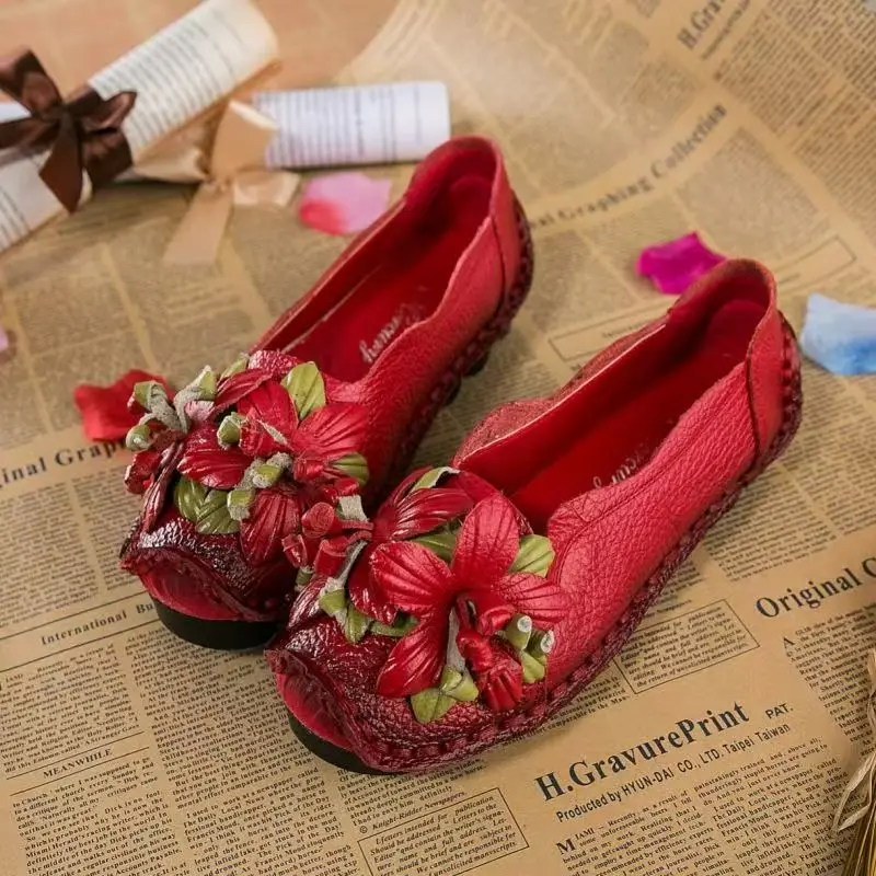 Women's Loafers Anti Skid Red Moccasins Ladies Waterproof Driving Shoes Mom shoes High quality Real Leather Ballet Flats Shoes