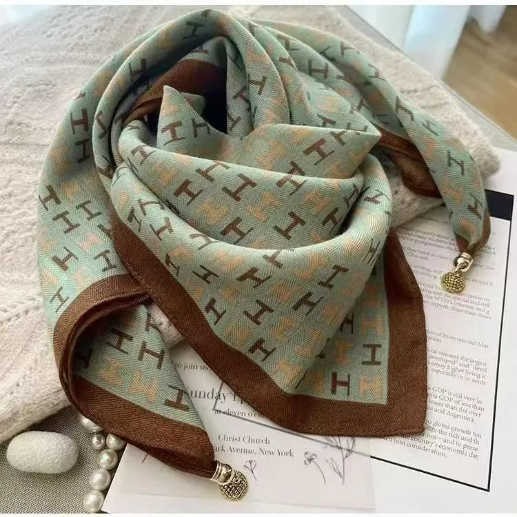 جديد مشبك مغناطيسي الثلاثي وشاح حريري دافئ مربع وشاح القطن المرأة الخريف والشتاء مزاجه الأجنبية تنوعا