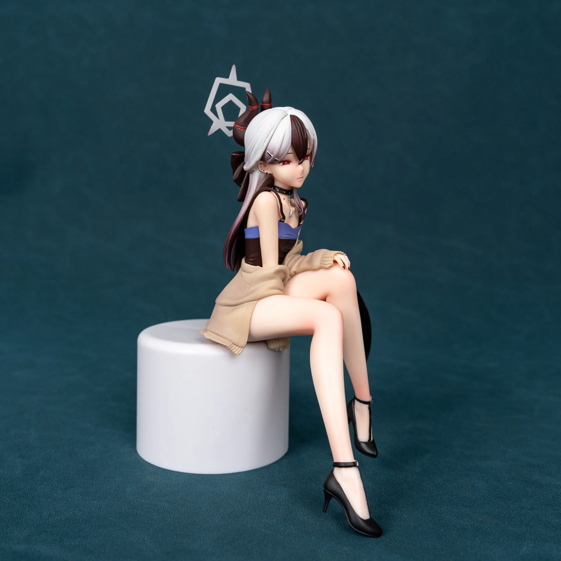 19cm Blue Archive Onikata Kayoko Sitting Position Game Girl Figures Models Gk Statue Models Collectible Toys Ornament Doll Gifts