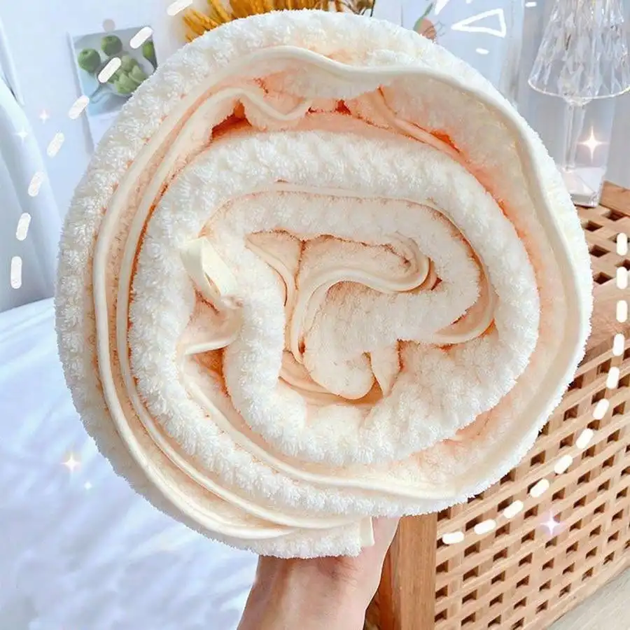 1 Soft Coral Velvet Baby Bath Towel, Baby Bathroom Supplies, Absorbent Bath Towel Suitable for the Beach, Home and Bathroom