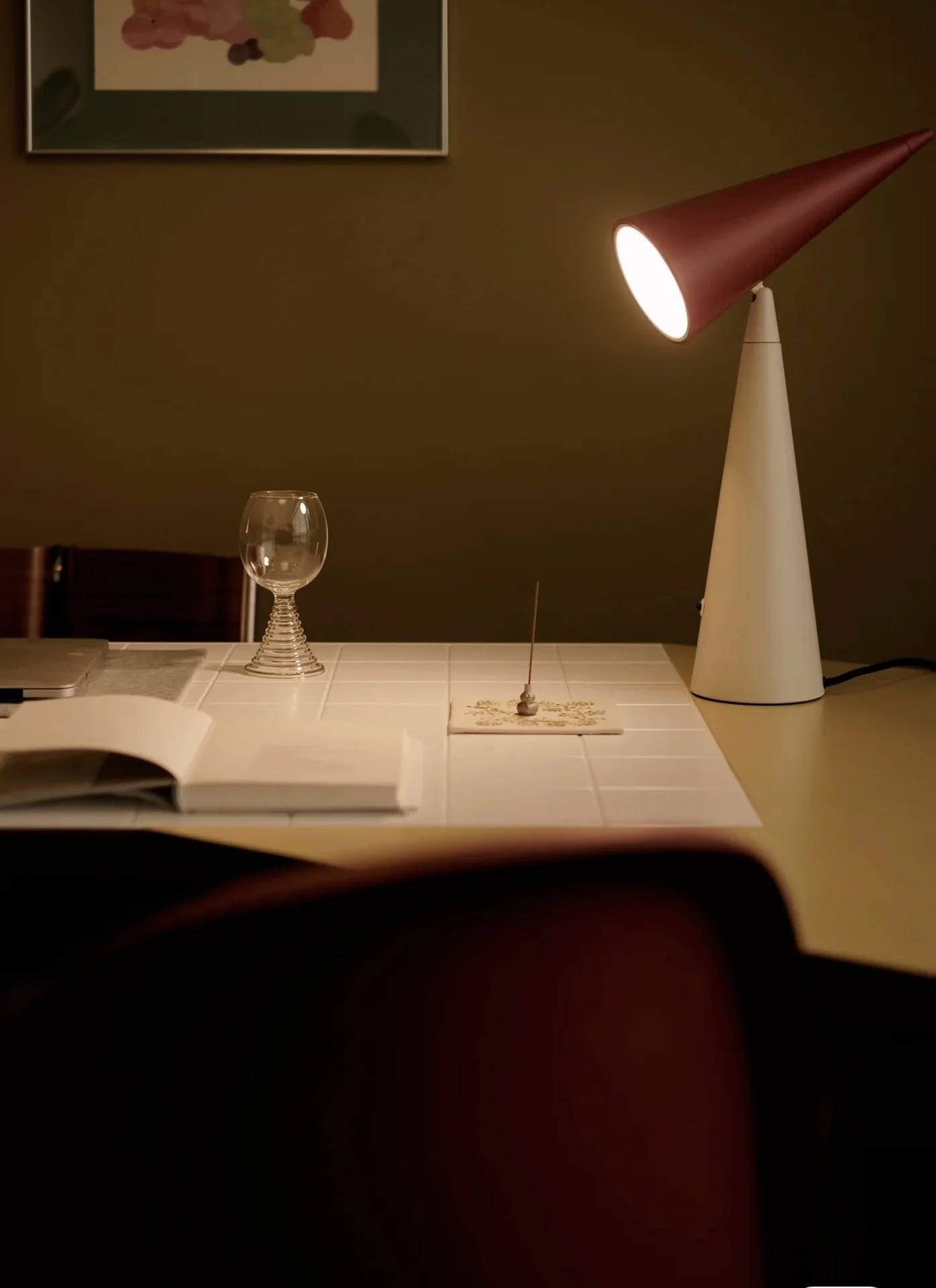 Little Red Riding Hood red tube reading desk lamp, living room bedroom fashion ambient light
