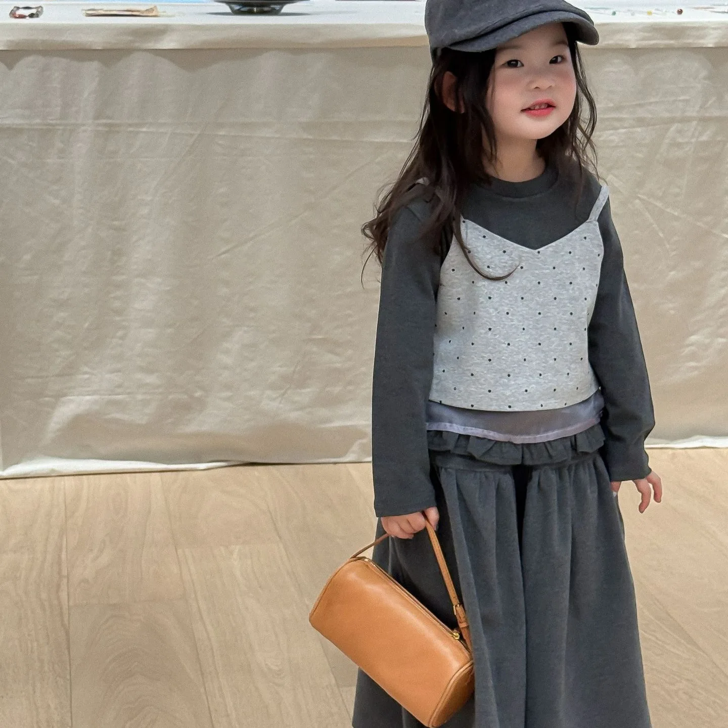 

2025 Autumn New Girls' Set Fashion Korean Version Polka Dot Suspender Bottom Shirt Wide Leg Pants Stylish and Cute