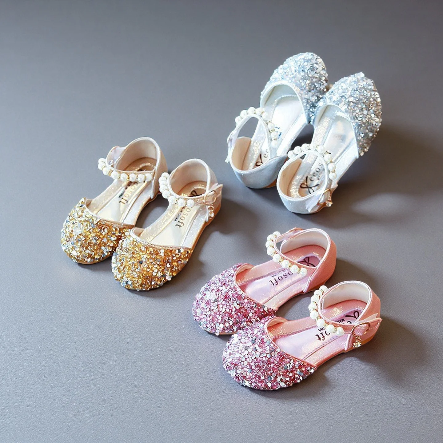 New Leisure Children's Pearl Sandals 2025 Summer Fashion Children and Girls Beaded Princess Flat Non-slip Baotou Sandals