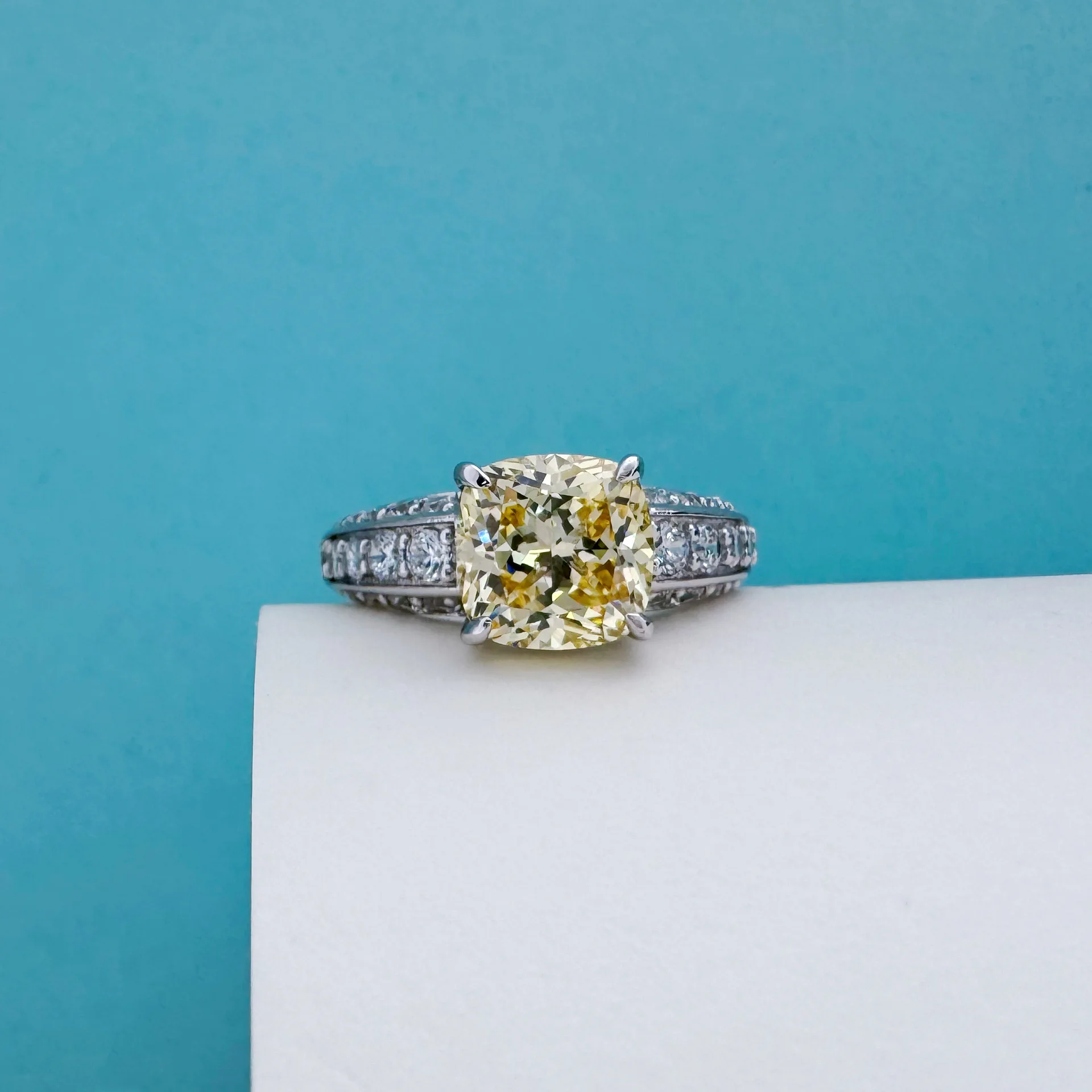 

3ct Moissanite Ring PT950 Platinum Women's - Secure Platinum Setting, Light Refraction Beauty, Eye-Catching Stylish