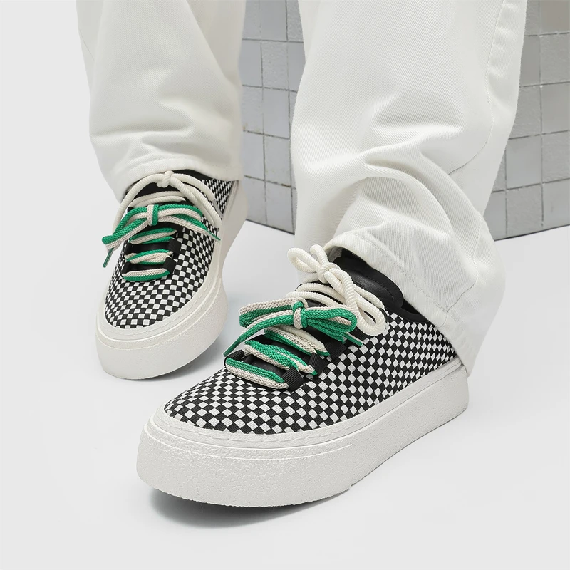 Sneaker da esterno Mesh Scarpe da viaggio da trekking traspiranti Piattaforma di alta qualità Comode scarpe sportive di grandi dimensioni Casual e versatili